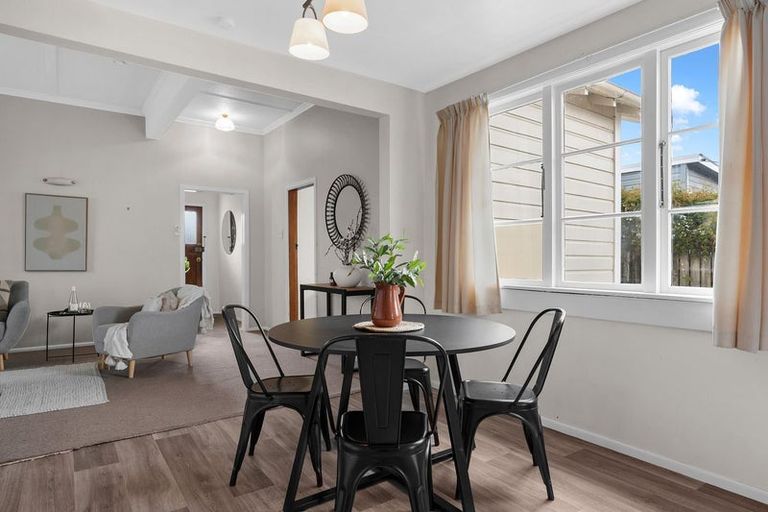 Photo of property in 118 Lincoln Road, Masterton, 5810