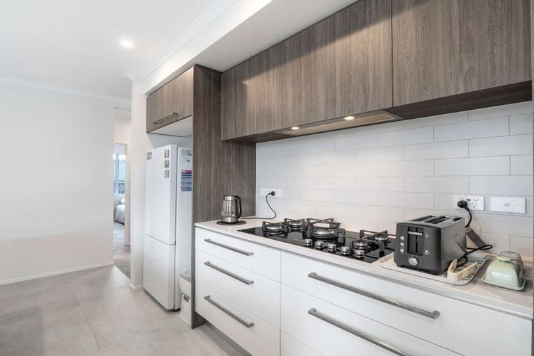 Photo of property in 3 Taikura Avenue, Red Beach, 0932