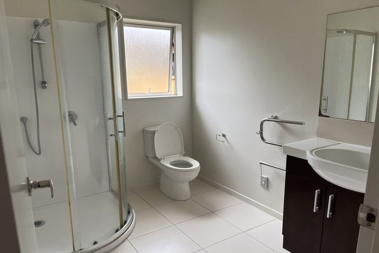 Photo of property in 17 Hamilton Place, Glenfield, Auckland, 0629