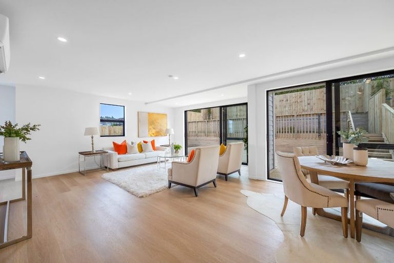 Photo of property in 7/11 Rengarenga Rise, Fairview Heights, Auckland, 0632