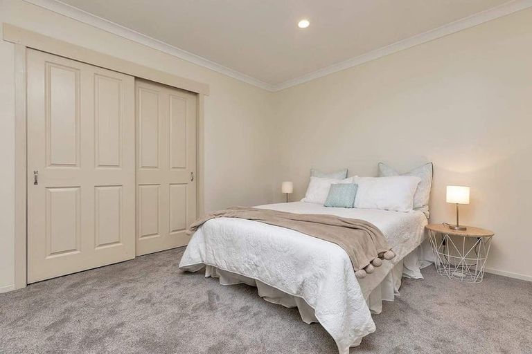 Photo of property in 21a Hatherlow Street, Glenfield, Auckland, 0629