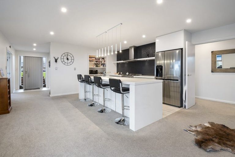 Photo of property in 27 Silicon Way, Fitzherbert, Palmerston North, 4410