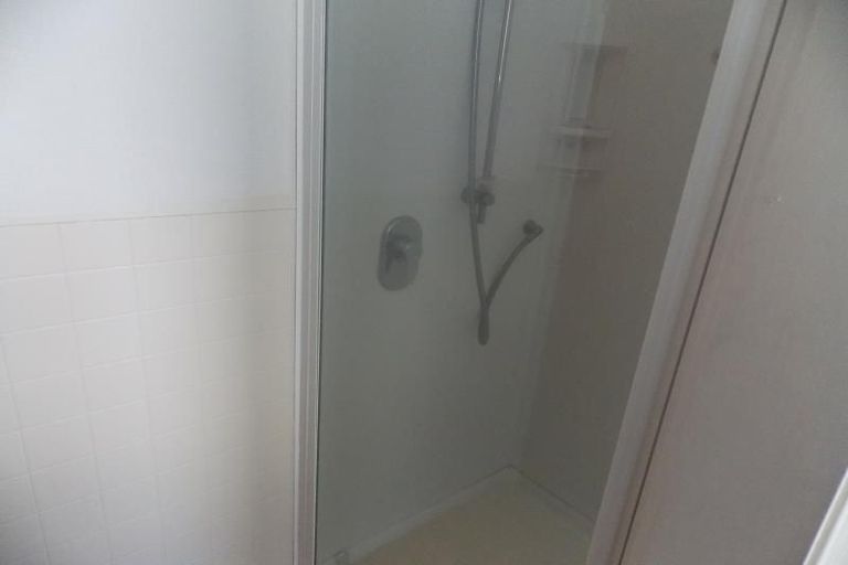 Photo of property in 15 Bancroft Terrace, Newlands, Wellington, 6037