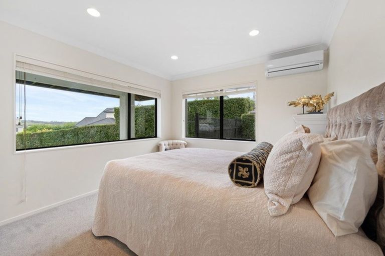 Photo of property in 9 Chisbury Terrace, Shelly Park, Auckland, 2014