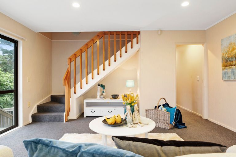 Photo of property in 174 Shaw Road, Oratia, Auckland, 0604