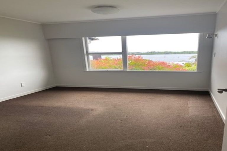 Photo of property in 1/29 Pupuke Road, Takapuna, Auckland, 0622