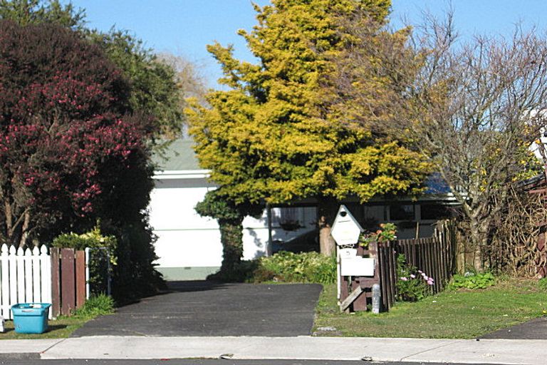 Photo of property in 5 Orpheus Place, Papakura, 2110