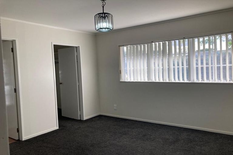 Photo of property in 2 Framalda Place, Conifer Grove, Takanini, 2112