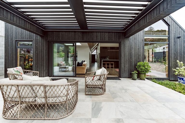 Photo of property in 20 Gilbert Street, New Plymouth, 4310