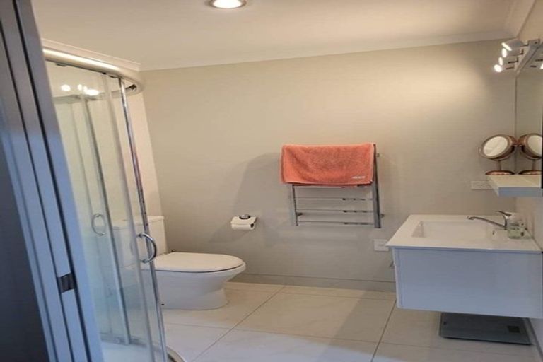 Photo of property in 28 Helenslee Road, Pokeno, 2402