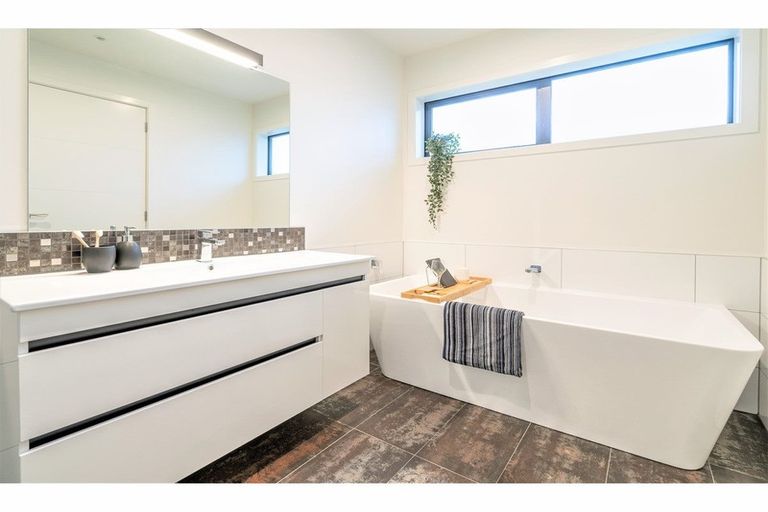 Photo of property in 4 Barker Place, Waikiwi, Invercargill, 9810