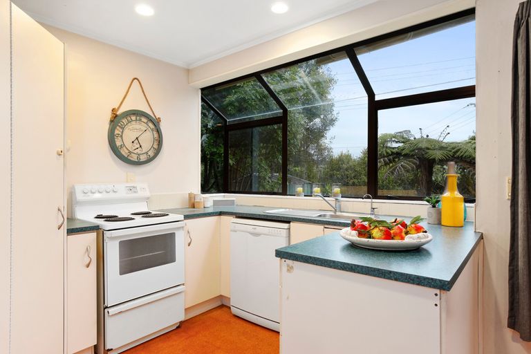 Photo of property in 174 Shaw Road, Oratia, Auckland, 0604