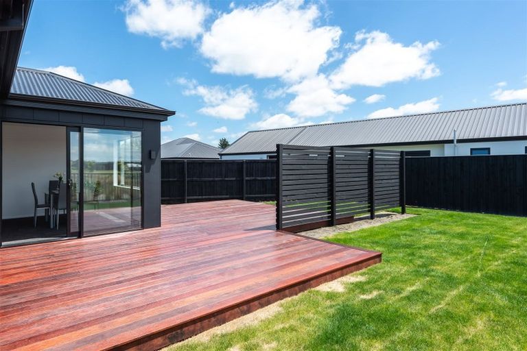Photo of property in 23 Angus Place, Rangiora, 7400