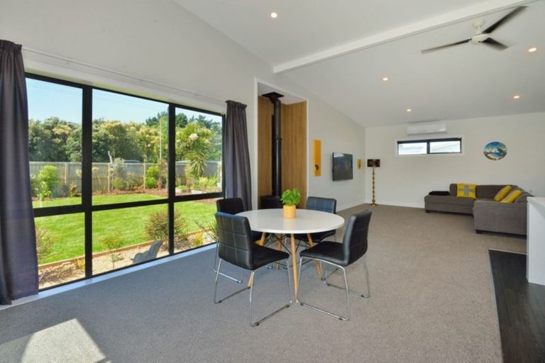 Photo of property in 28 Hamilton Drive, Wainui, Gisborne, 4010