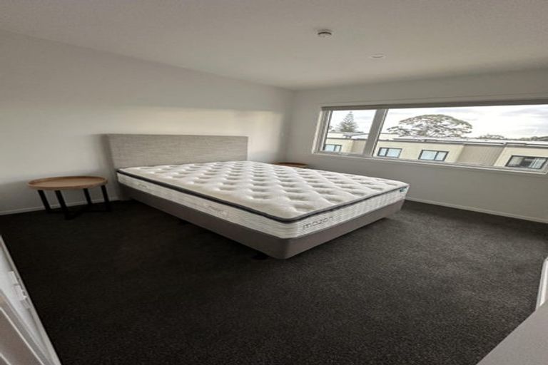 Photo of property in 30 Te Puketoka Lane, Mangere, Auckland, 2022