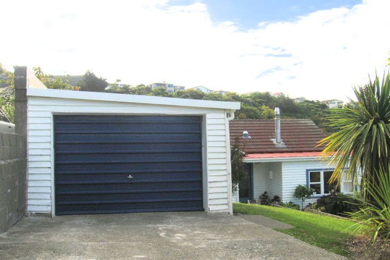 Photo of property in 58 Allington Road, Karori, Wellington, 6012