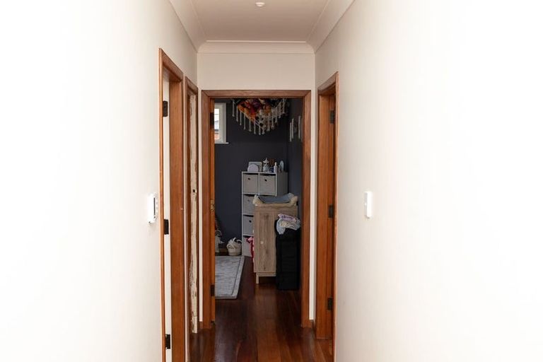 Photo of property in 3 Sunny Grove, Wainuiomata, Lower Hutt, 5014