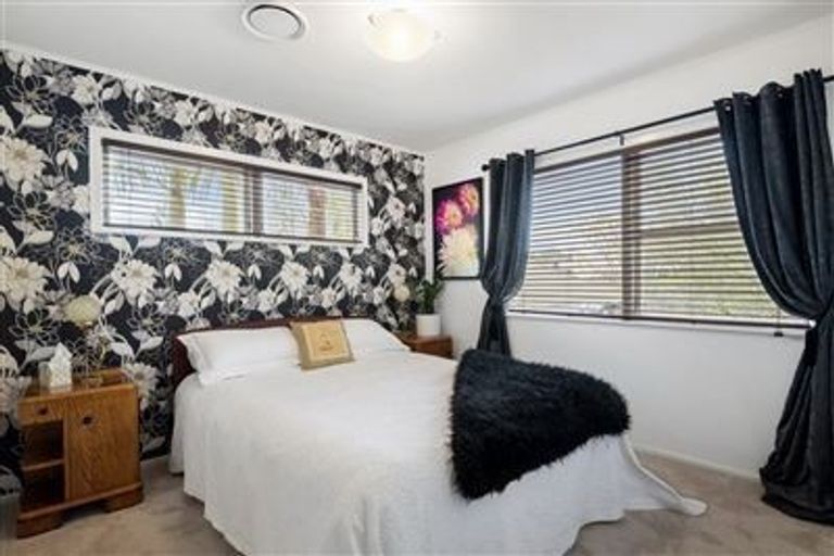 Photo of property in 35 Lynden Avenue, Hillcrest, Auckland, 0627
