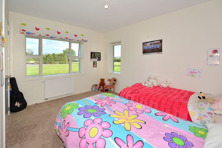 Photo of property in 100 Wingatui Road, Mosgiel, 9024