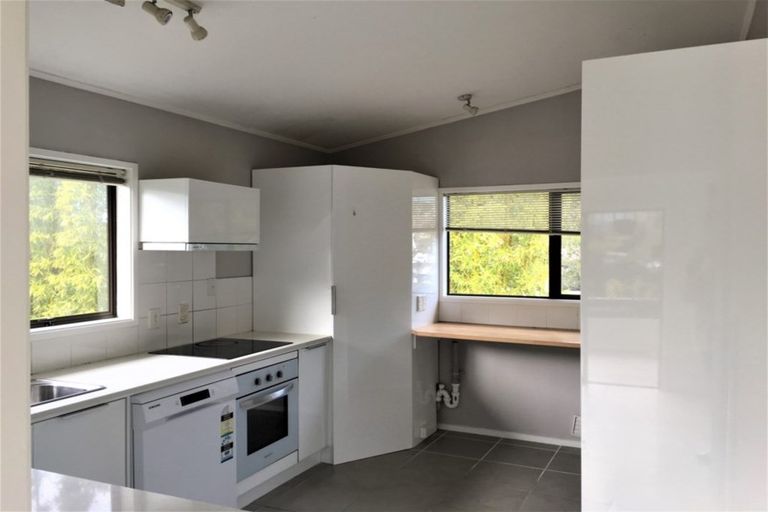 Photo of property in 43 Deverell Place, Northcross, Auckland, 0632