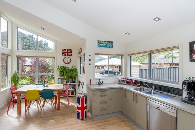 Photo of property in 9 Cummins Street, The Brook, Nelson, 7010