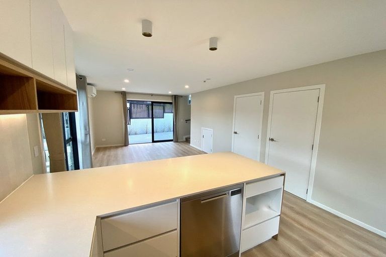 Photo of property in 41a Camelot Place, Glenfield, Auckland, 0629