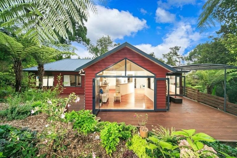 Photo of property in 98 Pemberton Avenue, Bayview, Auckland, 0629