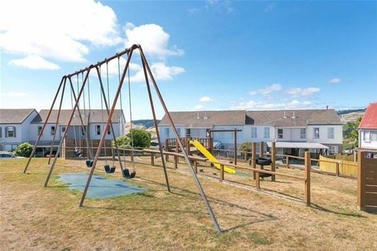 Photo of property in 68 Cunliffe Street, Churton Park, Wellington, 6037