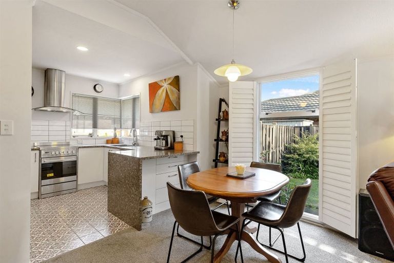 Photo of property in 9 Castle Way, Beckenham, Christchurch, 8023