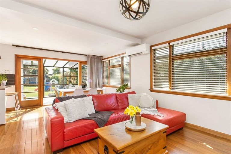 Photo of property in 28 Aorangi Road, Bryndwr, Christchurch, 8053