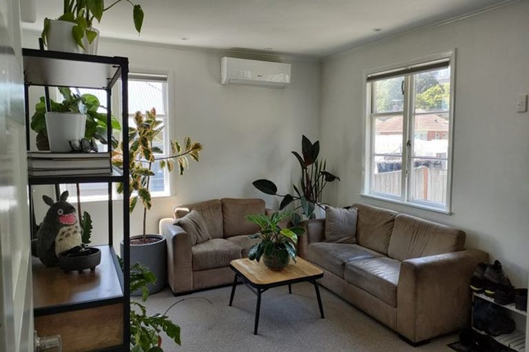 Photo of property in 33 Toomath Street, Naenae, Lower Hutt, 5011