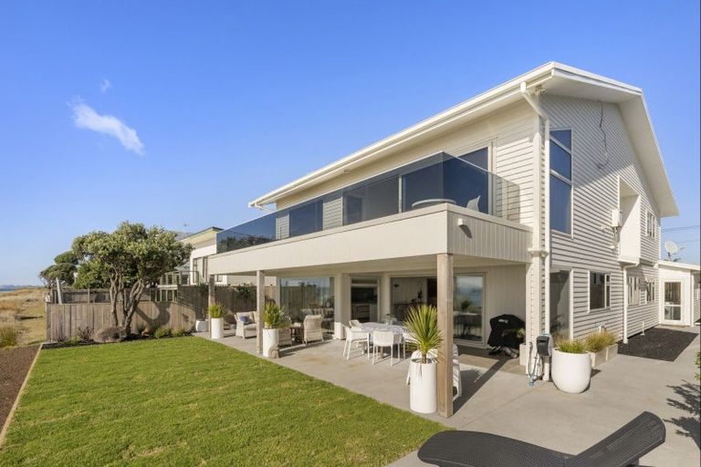 Photo of property in 85 Karewa Parade, Papamoa Beach, Papamoa, 3118