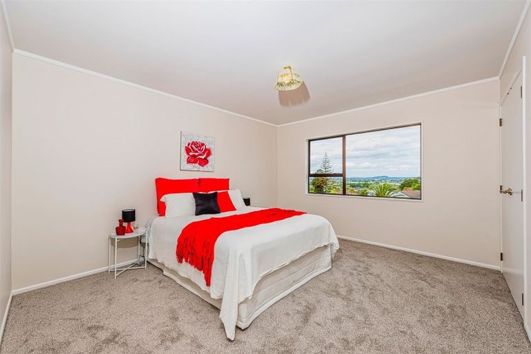 Photo of property in 15 Clearview Heights, Ranui, Auckland, 0612