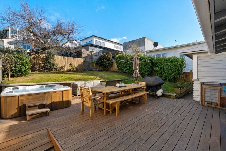 Photo of property in 58 Freyberg Street, Lyall Bay, Wellington, 6022