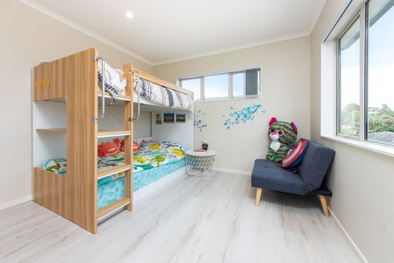 Photo of property in 14a Bishop Street, Green Bay, Auckland, 0604