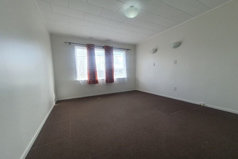 Photo of property in 297a Don Buck Road, Massey, Auckland, 0614