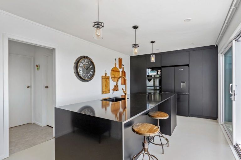 Photo of property in 16 Tamarisk Drive, Riversdale Beach, Masterton, 5872