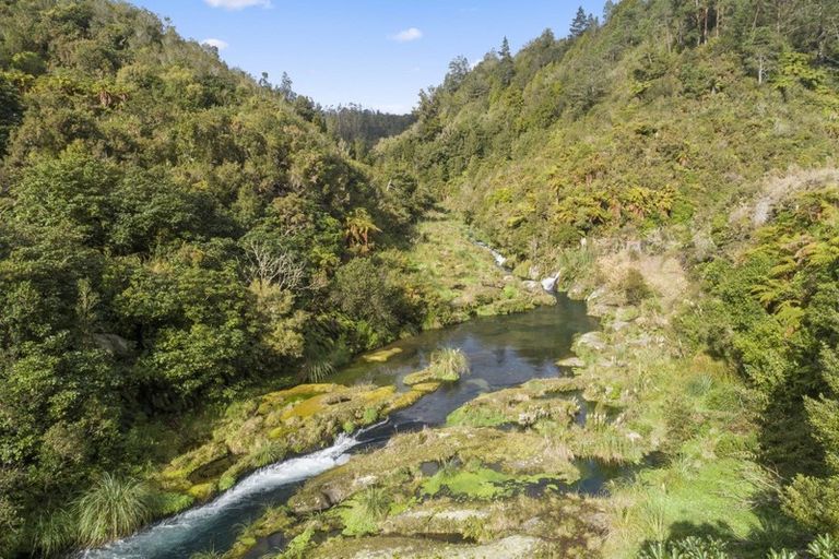 Photo of property in 21 Sarona Park Drive, Omanawa, 3171