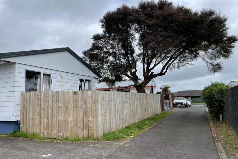 Photo of property in 2/450 Swanson Road, Ranui, Auckland, 0612