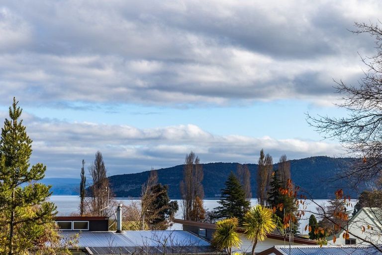 Photo of property in 15 Susan Lane, Kinloch, Taupo, 3377