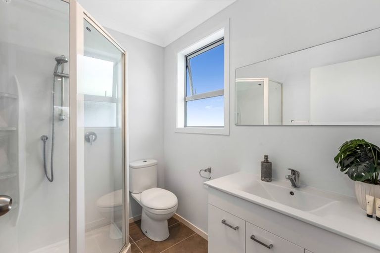 Photo of property in 107 Kenmore Street, Newlands, Wellington, 6037