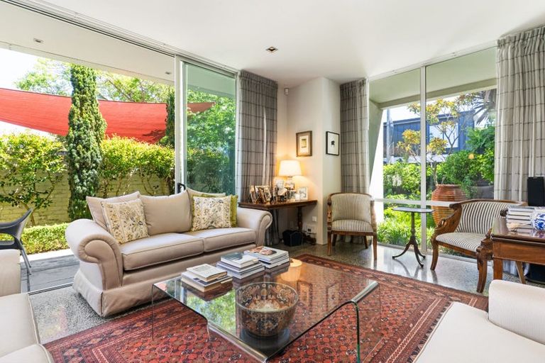 Photo of property in 148 Merivale Lane, Merivale, Christchurch, 8014