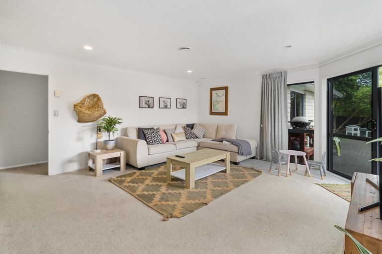 Photo of property in 71 Basley Road, Owhata, Rotorua, 3010