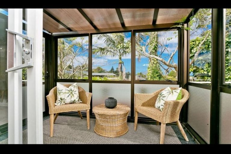 Photo of property in 13 Dunraven Place, Torbay, Auckland, 0630