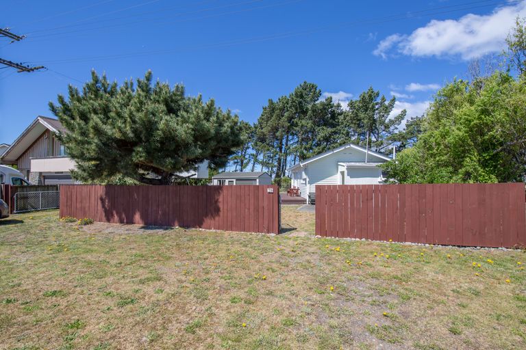 Photo of property in 39 Chamberlain Avenue, Amberley, 7481