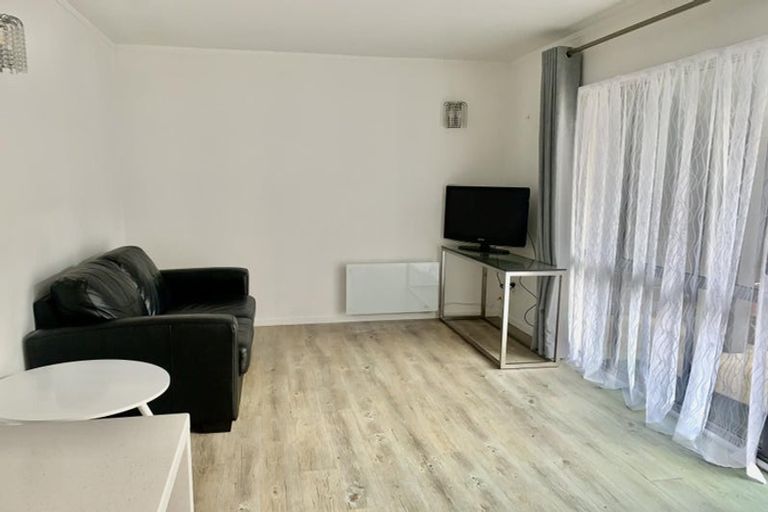 Photo of property in 2/420a Hibiscus Coast Highway, Orewa, 0931