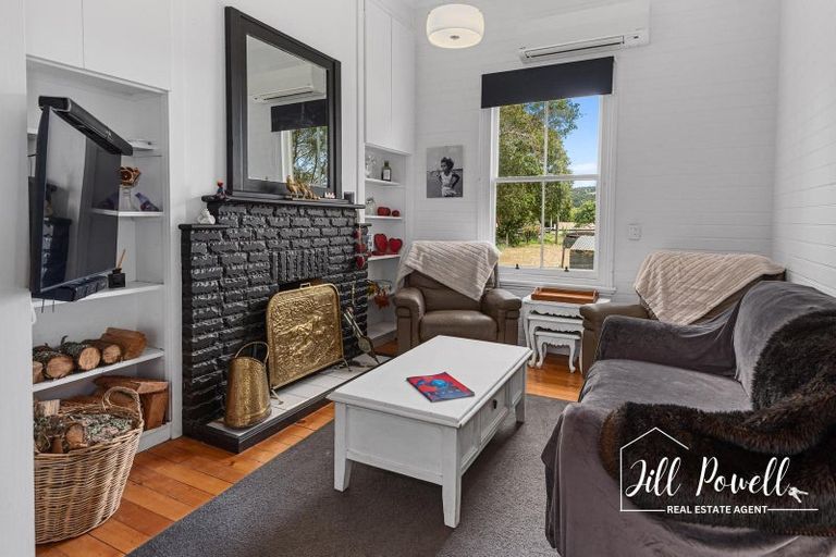 Photo of property in 32 Franklin Road, Paparoa, 0571