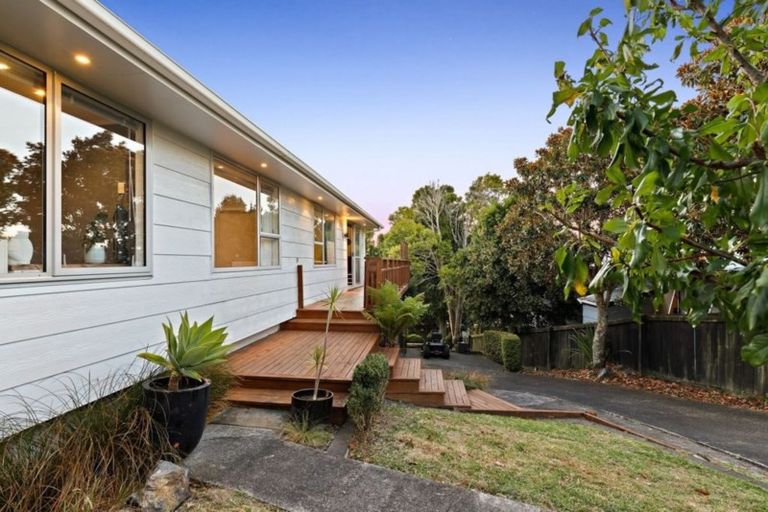 Photo of property in 12 Beauchamp Drive, Massey, Auckland, 0614