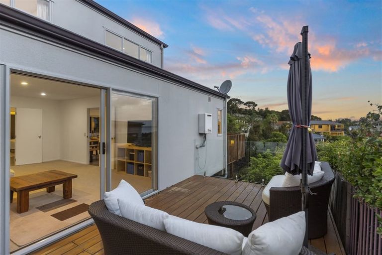 Photo of property in 3 Mariners View Road, Beach Haven, Auckland, 0626