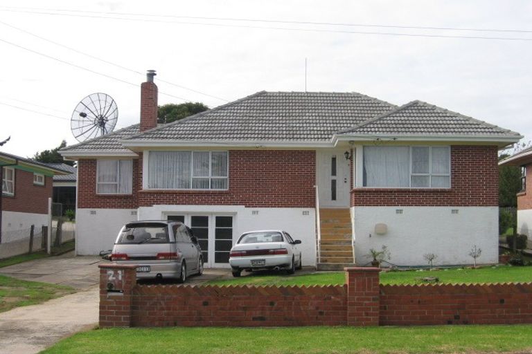 Photo of property in 21 Mccullough Avenue, Papatoetoe, Auckland, 2025